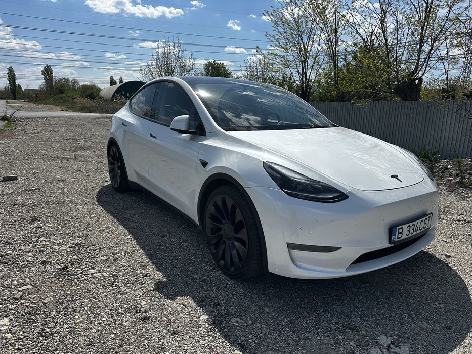 Tesla model Y performance 2022