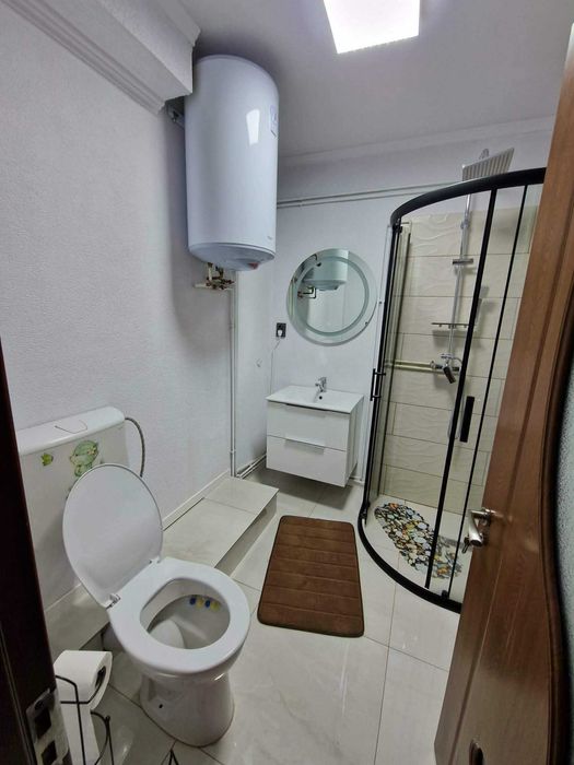 Vând apartament cu 4 camere