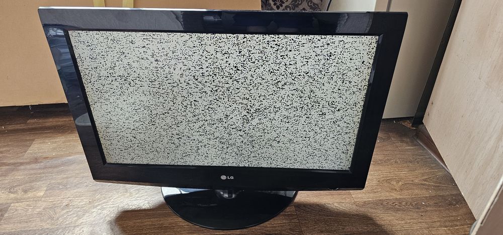 Телевизор LG 32"