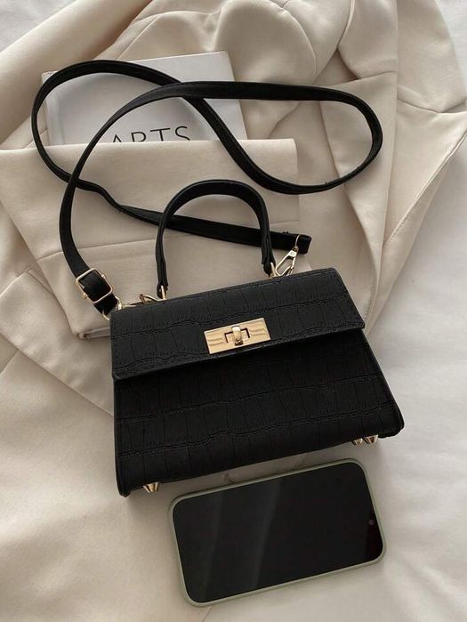 Черная сумка-кроссбоди