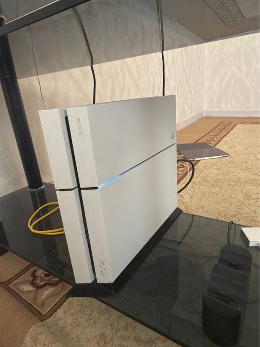 Sony PlayStation 4