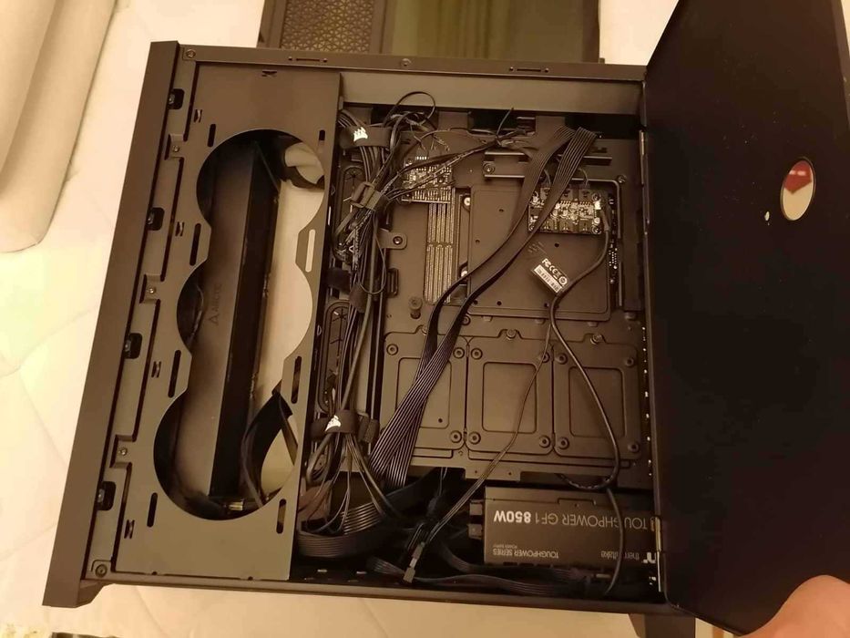 Carcasa Corsair iCUE 5000X RGB Black folosita dar ca noua