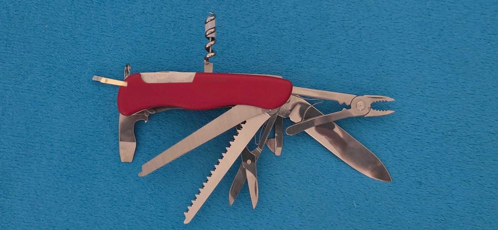 Швейцарски нож Victorinox Work Champ