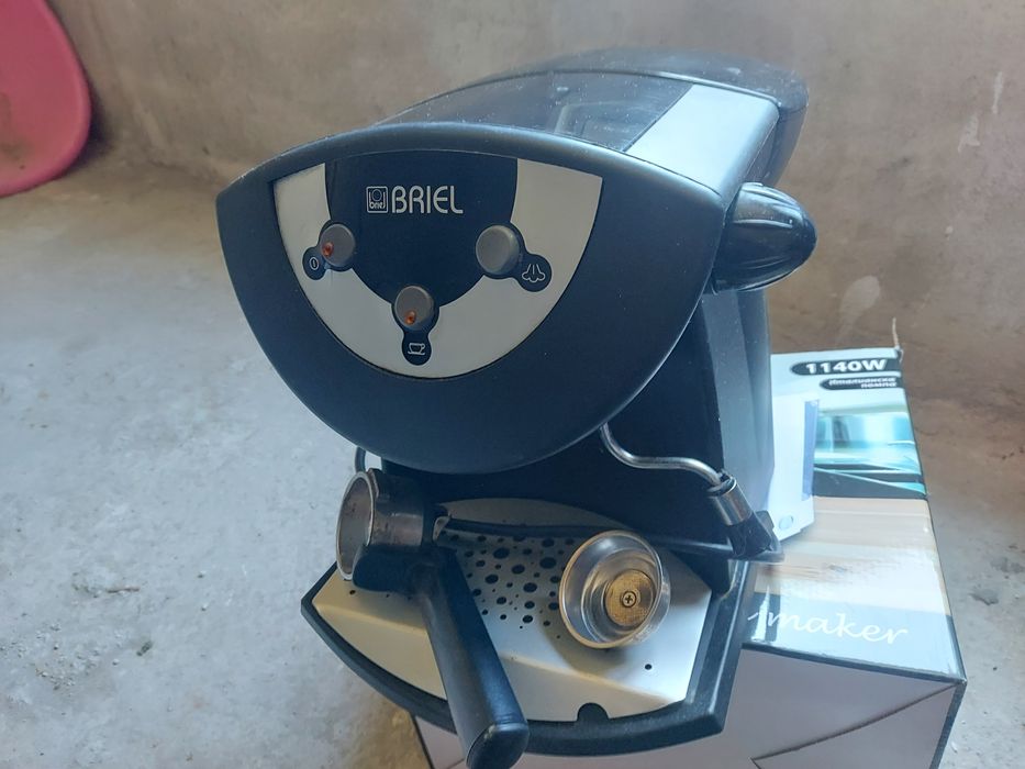 Продавам кафе машина