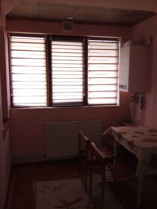 Închiriez garsoniera