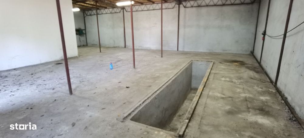 Casa S+P+1, pretabil si pentru birouri + Graj/Service auto in curte