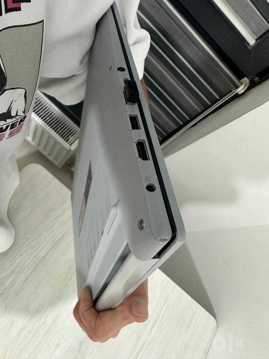 ASUS Vivobook 16  (M1605)