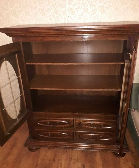 Шкаф бюфет  височина 151 - широчина 130-  55см 0988- 7515-24