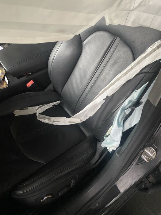 Vand Audi A6 C7, anul 2011, masina este accidentata,