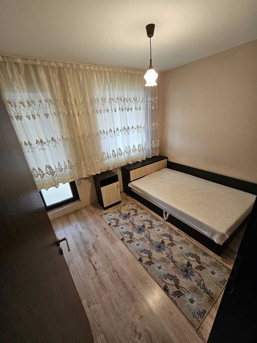 Тристаен апартамент в Смирненски