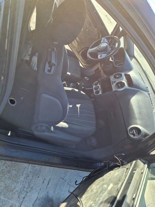 Vand bara fata ,faruri,stopuri,capota ,motor Opel Corsa D,2007