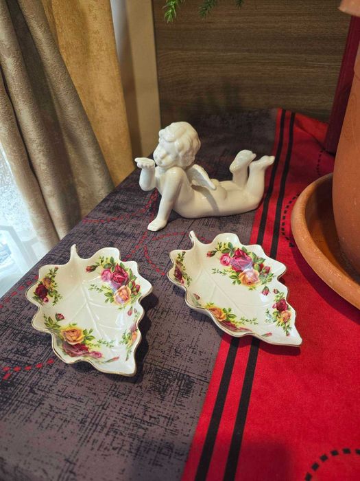 Комплект две малки десертни чинии