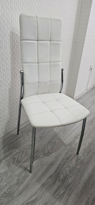 Трапезна маса с шест стола