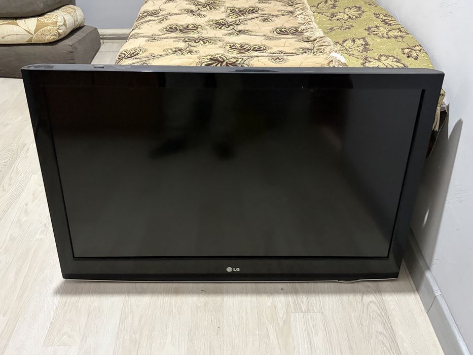 Продаю телевизор LG