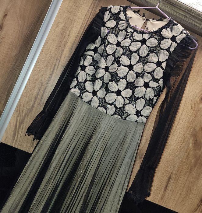 Женское вечернее платье