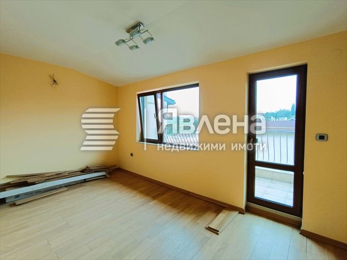 Продава се Тристаен апартамент в Варна, Галата - 153 кв.м за 1360 €/кв.м - Снимка #3
