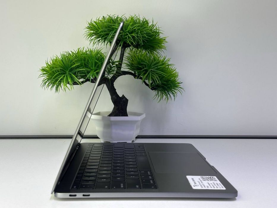Macbook pro core i5 /аккум меняный