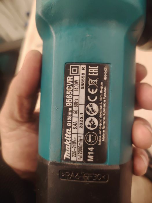 Макита Болгарка  9565CVR