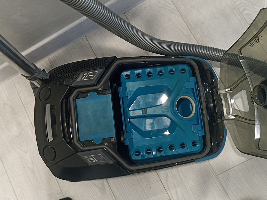 Продается пылесос в отличном состоянии