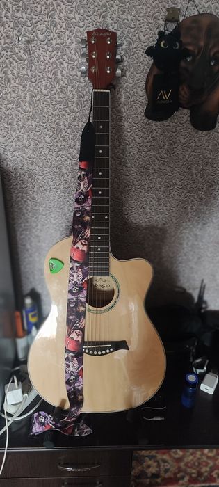 Гитара акустическая