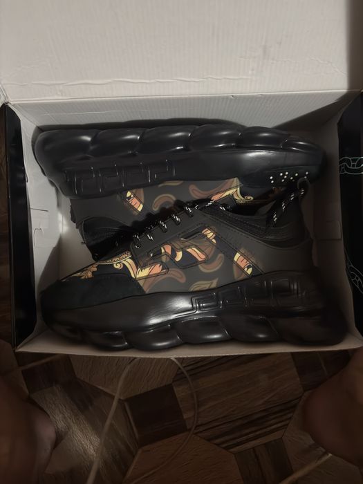 Versace Chain reaction