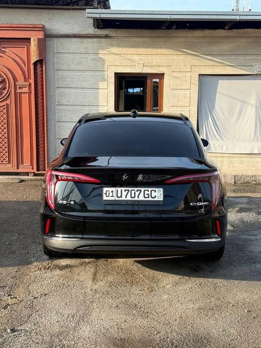 Автомобиль Хонжи.