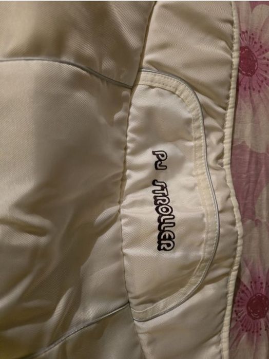 Protectie antivant pentru carucior copii, plus perna, plus pelerina.