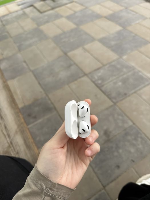 продам air pods 3