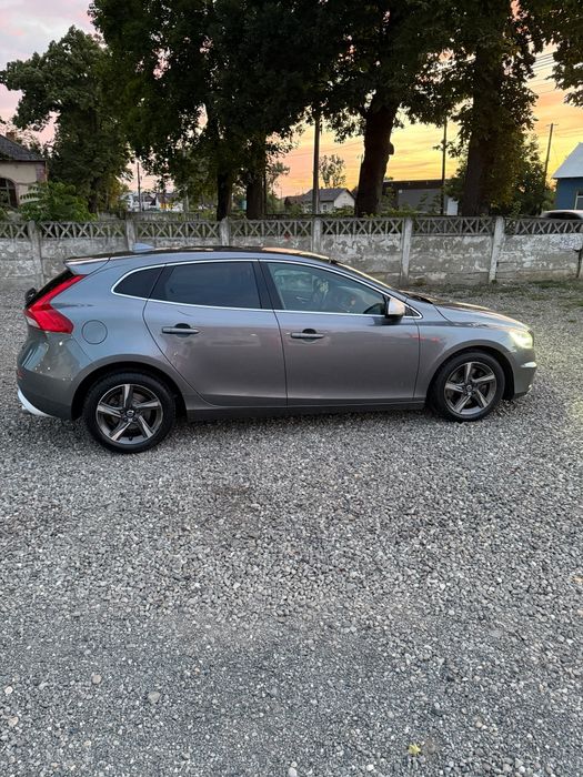 Volvo V40 D3 2.0 Diesel 150 CP | 2017 | 103.000 km | Foarte bine întreținut