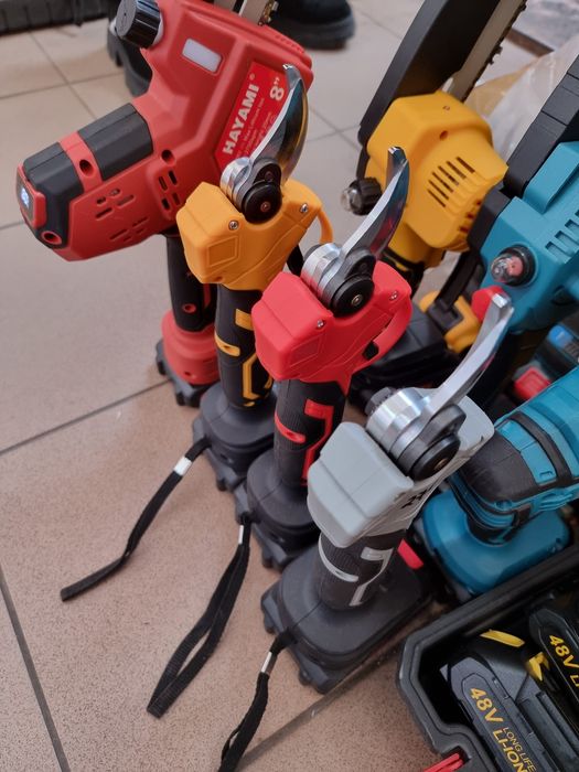 Foarfeca pentru Taiat Vita de Vie si Pomi, 2 Acumulatori