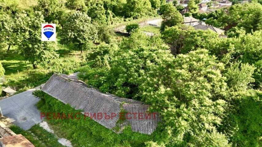 Селска къща за продажба в с. Сваленик