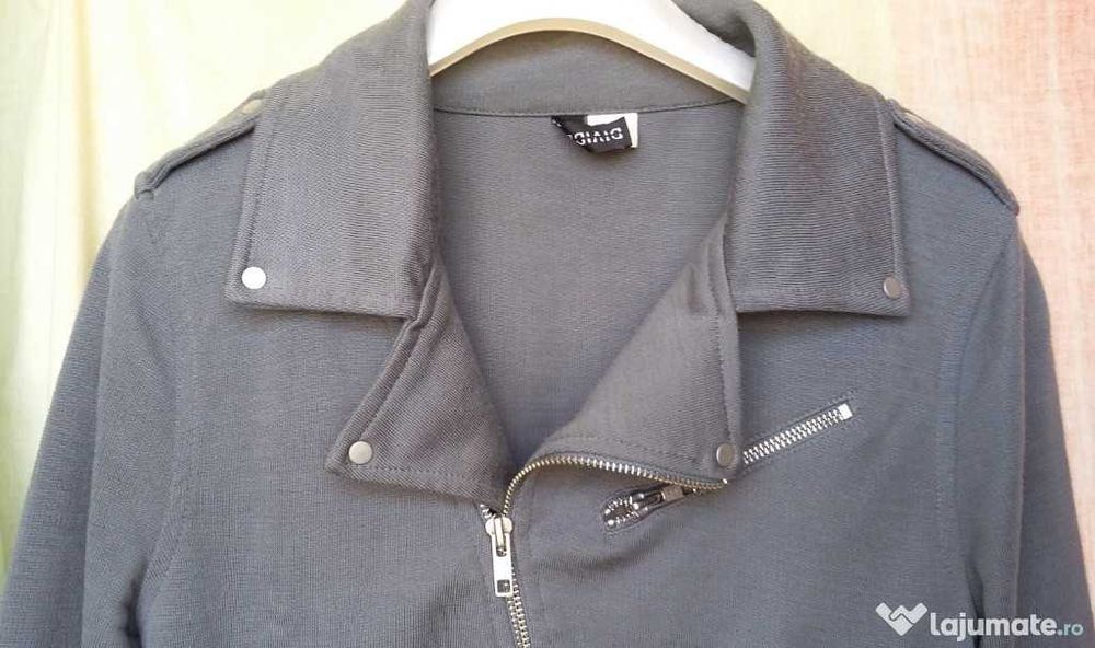 Jacheta scurta H&M Divided gri deschis fermoar metalic oblic buzunare