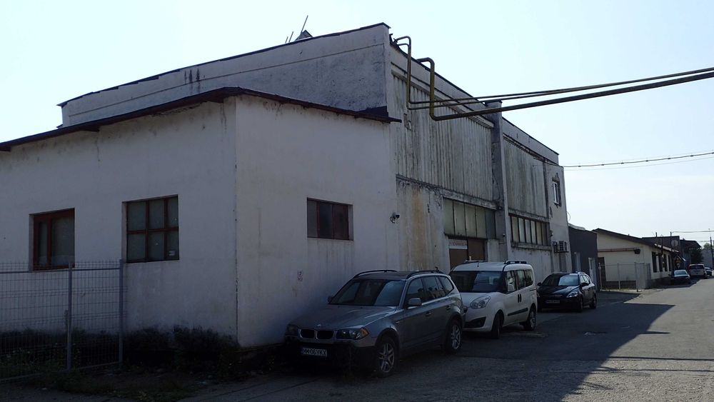 Vând hală industrială înaltă de 8m, 371 mp, plus teren împrejumitor 7,46 ari - acces TIR, foarte aproape de oraș