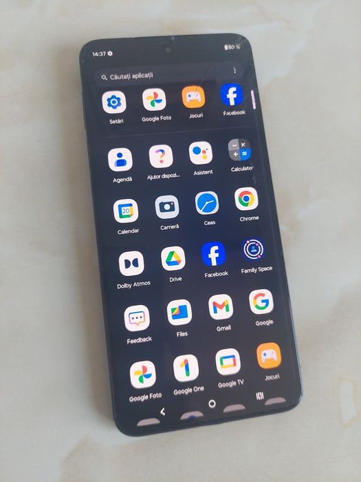 Vând Motorola Moto G84 5G fisurat dar perfect funcțional //poze reale
