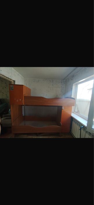 Двух яросная кровать б/у