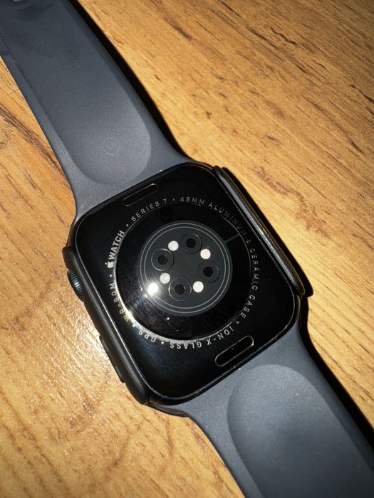 Продам Apple Watch серия 7, 45мм