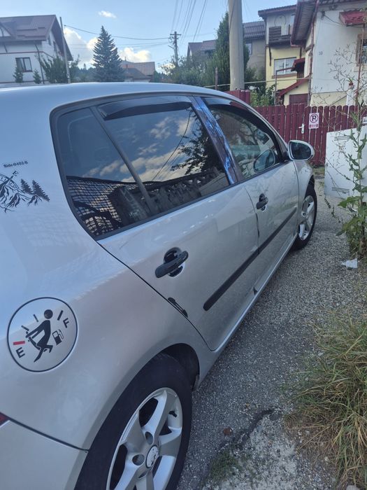 Vand golf 5 in stare aproape impecabila