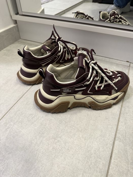 Steve Madden масивна подметка, тъмновиолетов цвят