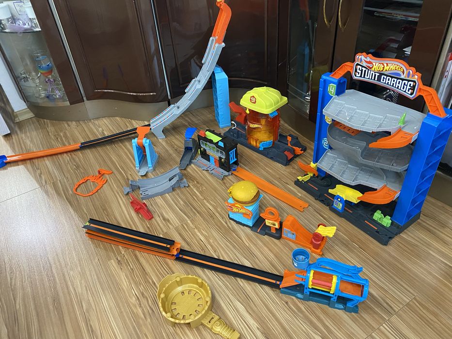 Писта и аксесоари hotweels