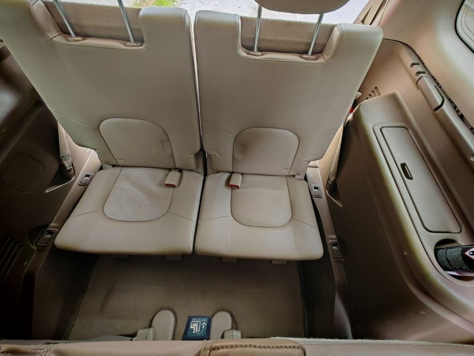 Vând Nissan Pathfinder
