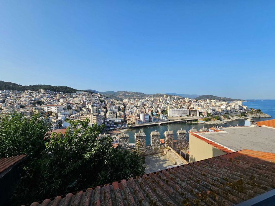 ПРОДАВА се самостоятелна къща 240кв.м в PANAGIA Кавала (код 8026)