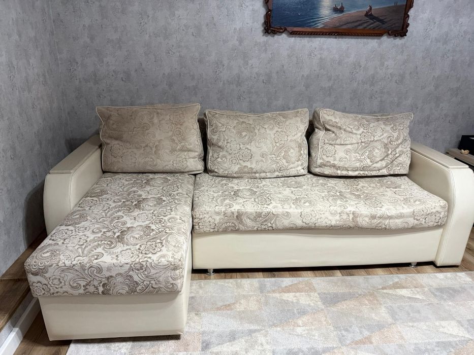 Продам диван с креслом