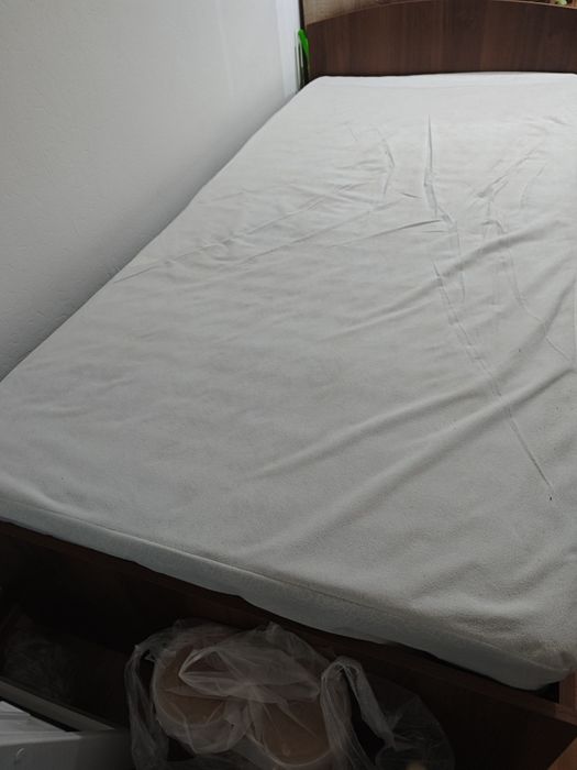 Продам кровать б/у.