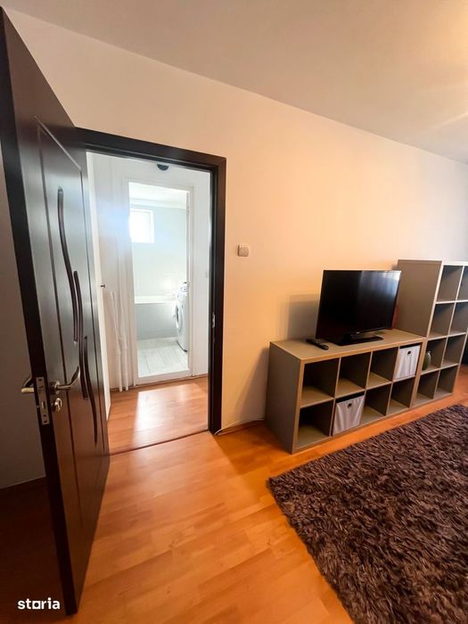 Apartament 3 camere Teiul Doamnei | 2 băi | Renovat | Mobilat | Boiler