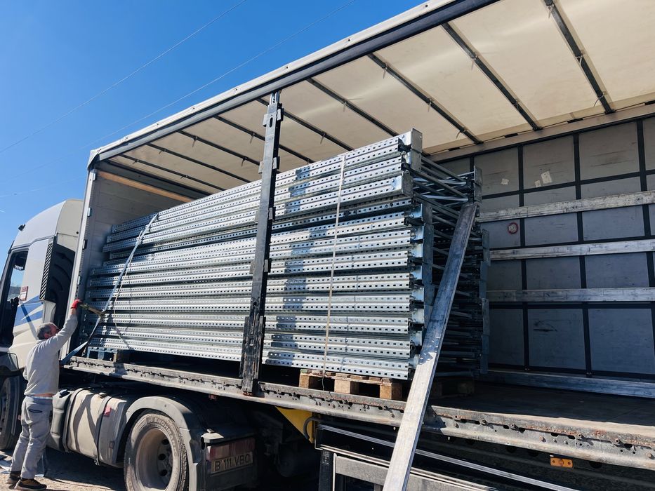 Rafturi metalice industriale zincate