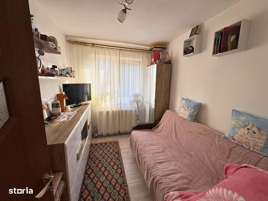 Apartament 2 camere decomandat zona Simeria (lângă piața Dolar)