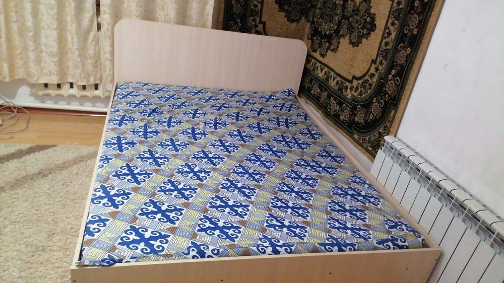 Продам кровать с матрасом 2х спалка