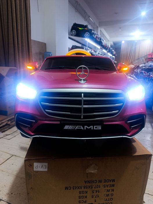 Mashina Mers AMG 506