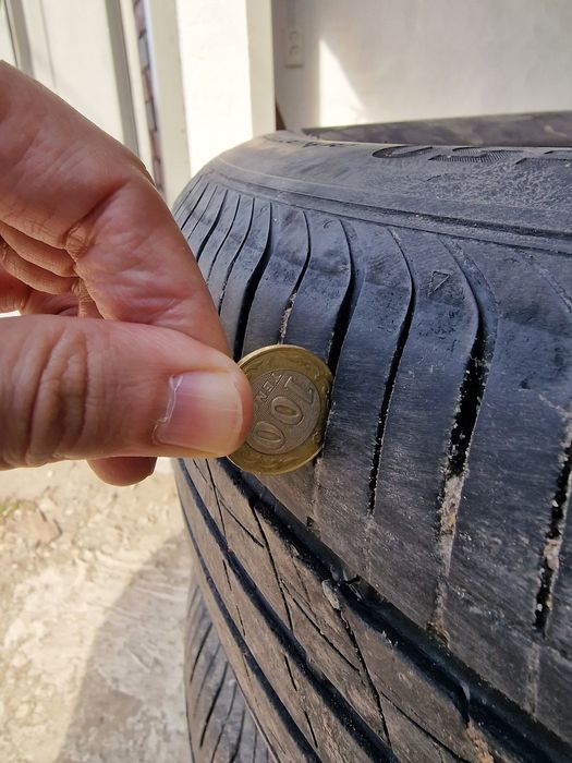 Шины лето 235/65R18 бу