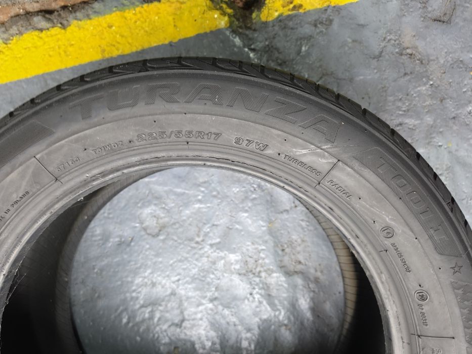 225 55 17 vara bridgestone